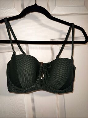 Shade & Shore bathing suit top 34C (+ M bottoms if you want, no extra charge)